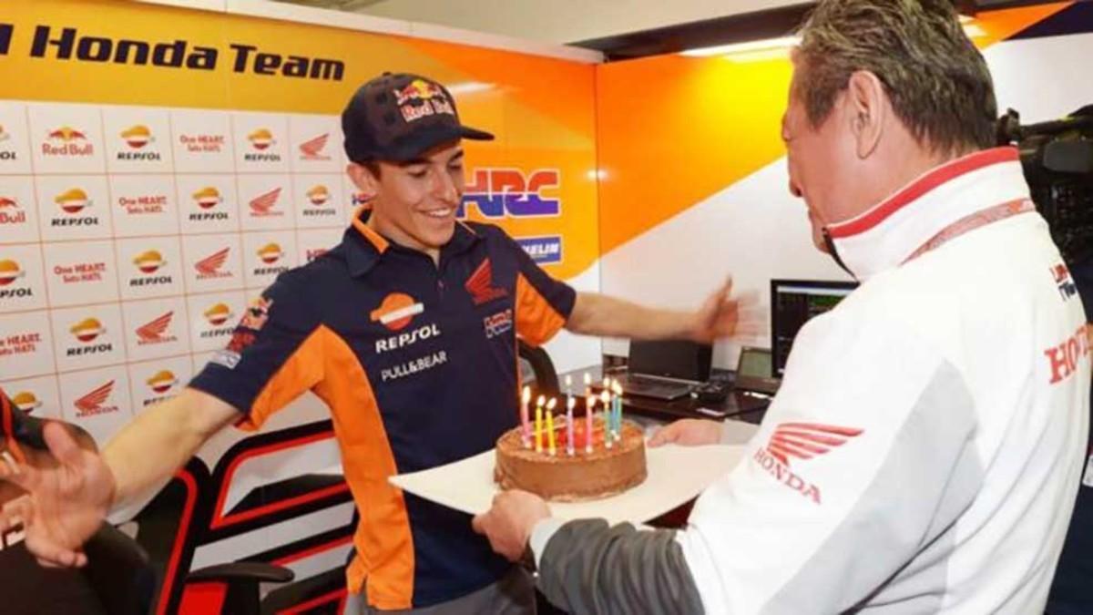 Márquez, con su pastel de cumpleaños