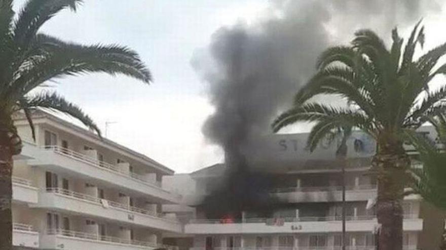 Piden 30.000 euros de fianza para unos británicos detenidos por un incendio en un hotel