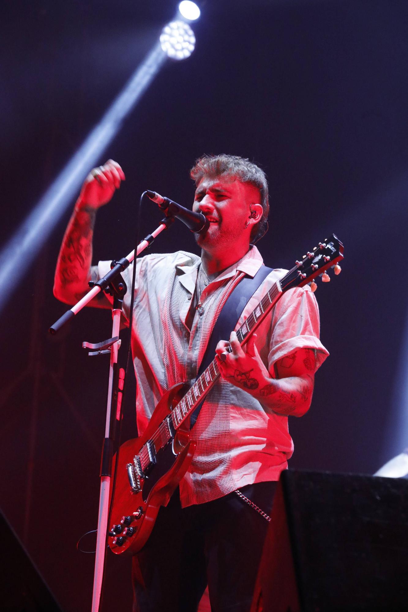 El concierto de Dani Fernández en la playa de Poniente de Gijón, en imágenes