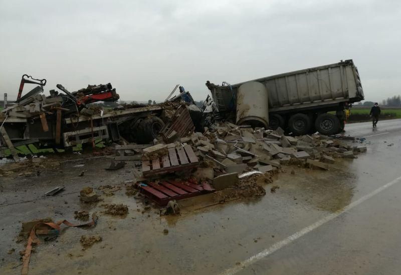 La carretera se cobra tres vidas en un brutal accidente en Osera