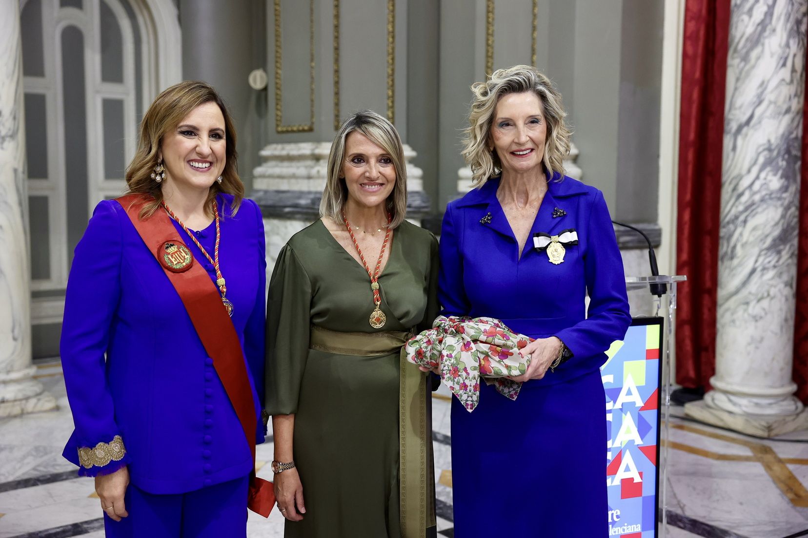 Balcón y "mocaorà" en la despedida de Berta Peiró y la corte 2025