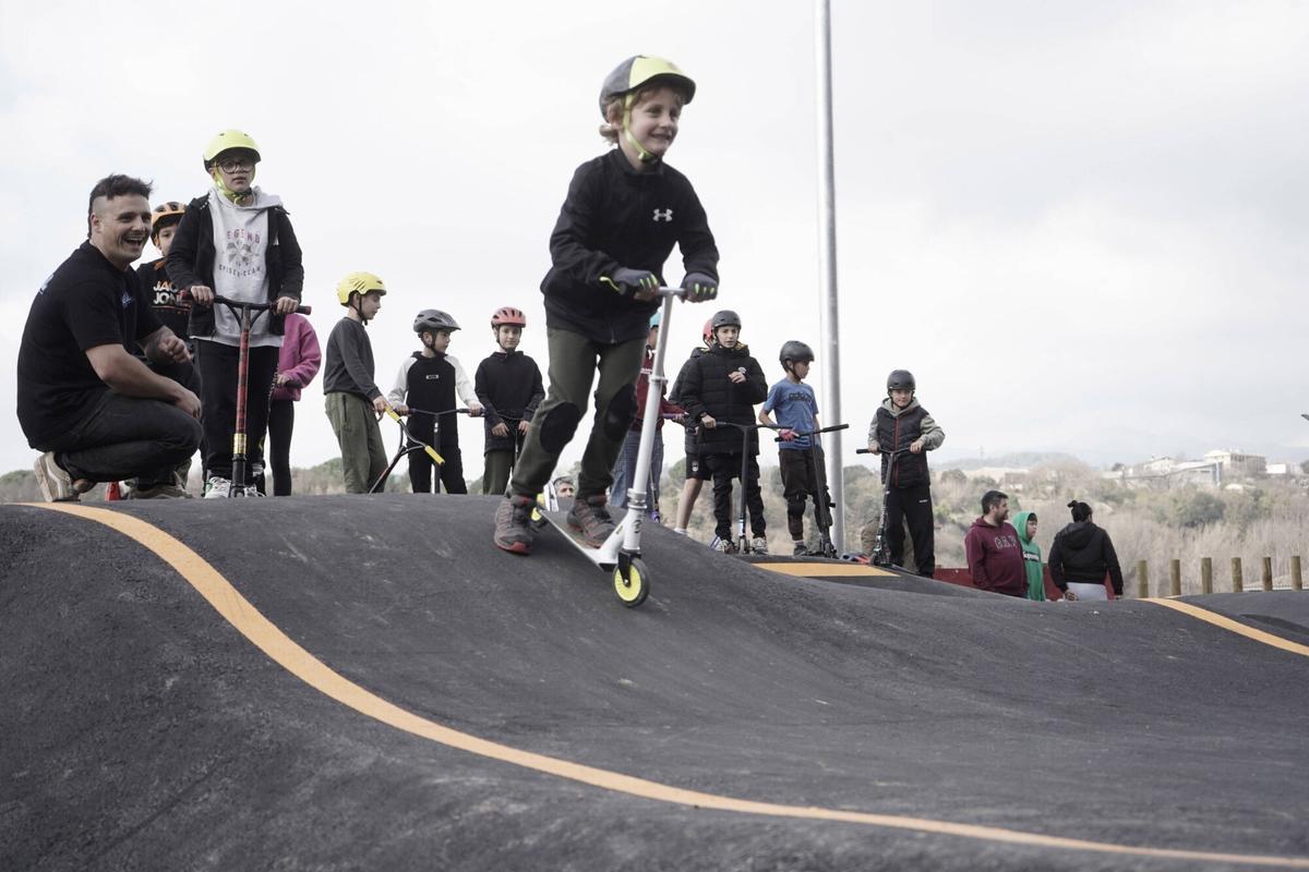 Imatge de l'acte inaugural de la nova pista de pump track de Gironella, en imatges