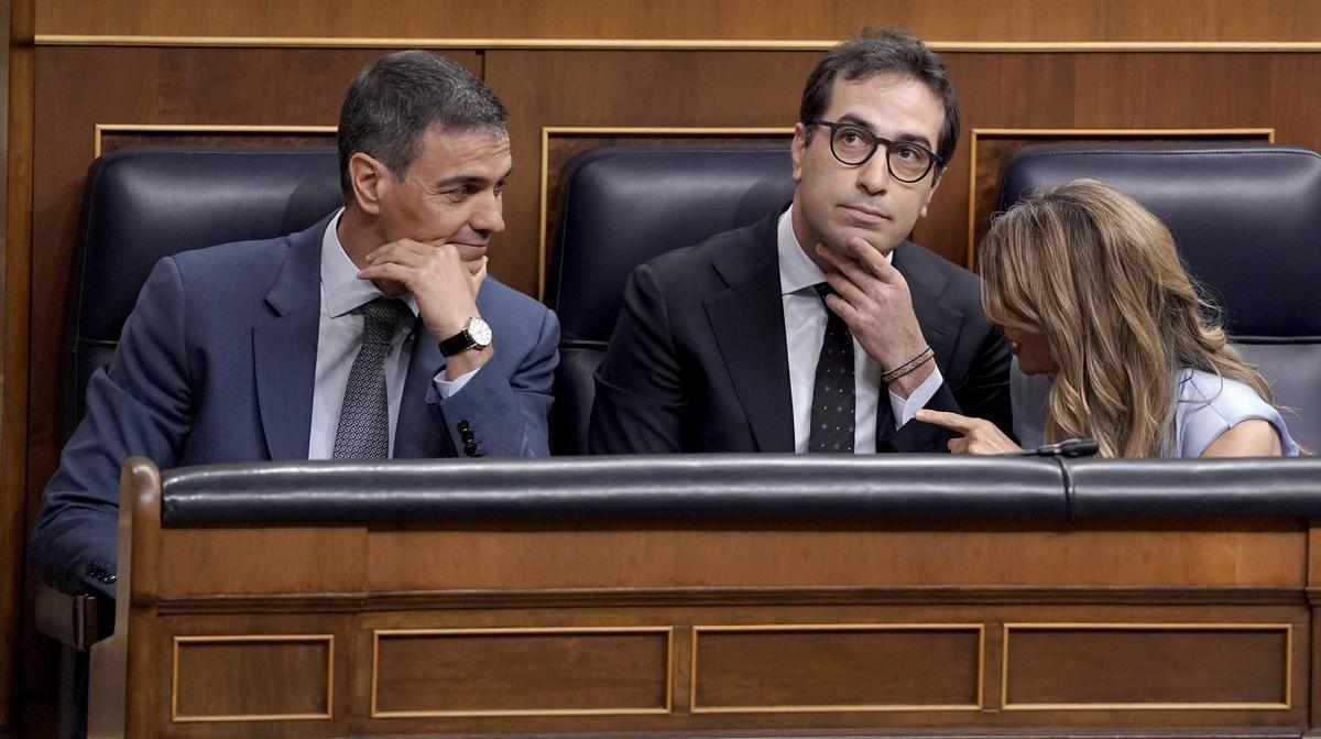Pedro Sánchez, Carlos Cuerpo y Yolanda Díaz. Sesión de control al Gobierno en el Congreso de los Diputados.