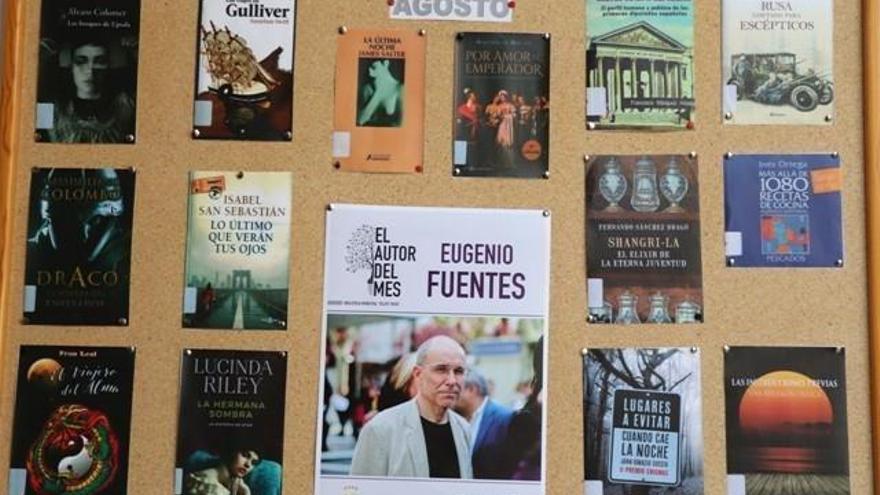 Fuentes es el escritor del mes en la biblioteca