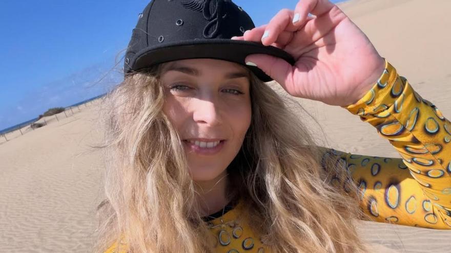 Cristina Boscá se escapa a Gran Canaria con amigas tras hacer pública su segunda oportunidad con Karin Herrero