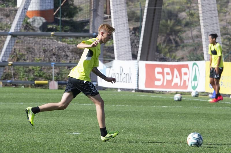 11.02.20. Las Palmas de Gran Canaria. Fútbol segunda división temporada 2019/20. Entrenamiento de la UD Las Palmas en Barranco Seco. Foto: Quique Curbelo  | 11/02/2020 | Fotógrafo: Quique Curbelo