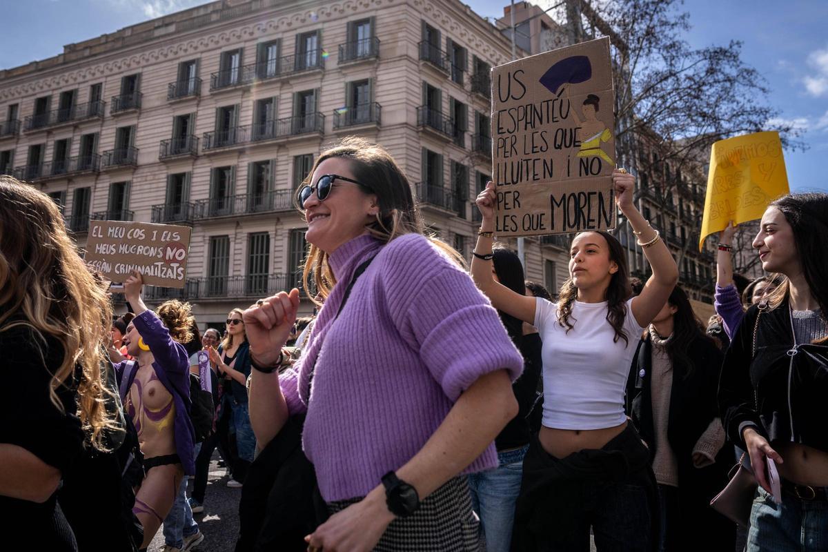 El feminismo toma las calles de Barcelona por el 8M