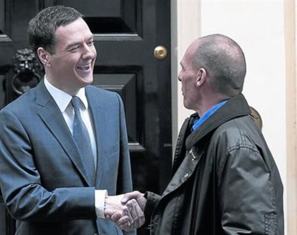 Osborne amb Varufakis, a Londres. Osborne amb Varufakis, a Londres.