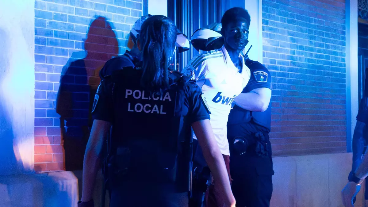 Sumar cree que el operativo policial contra el top manta en Alicante fue “desproporcionado”