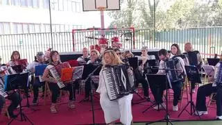 El acordeón reina en Llanera: "Estamos muy contentos con el éxito de músicos y público que tiene este encuentro"
