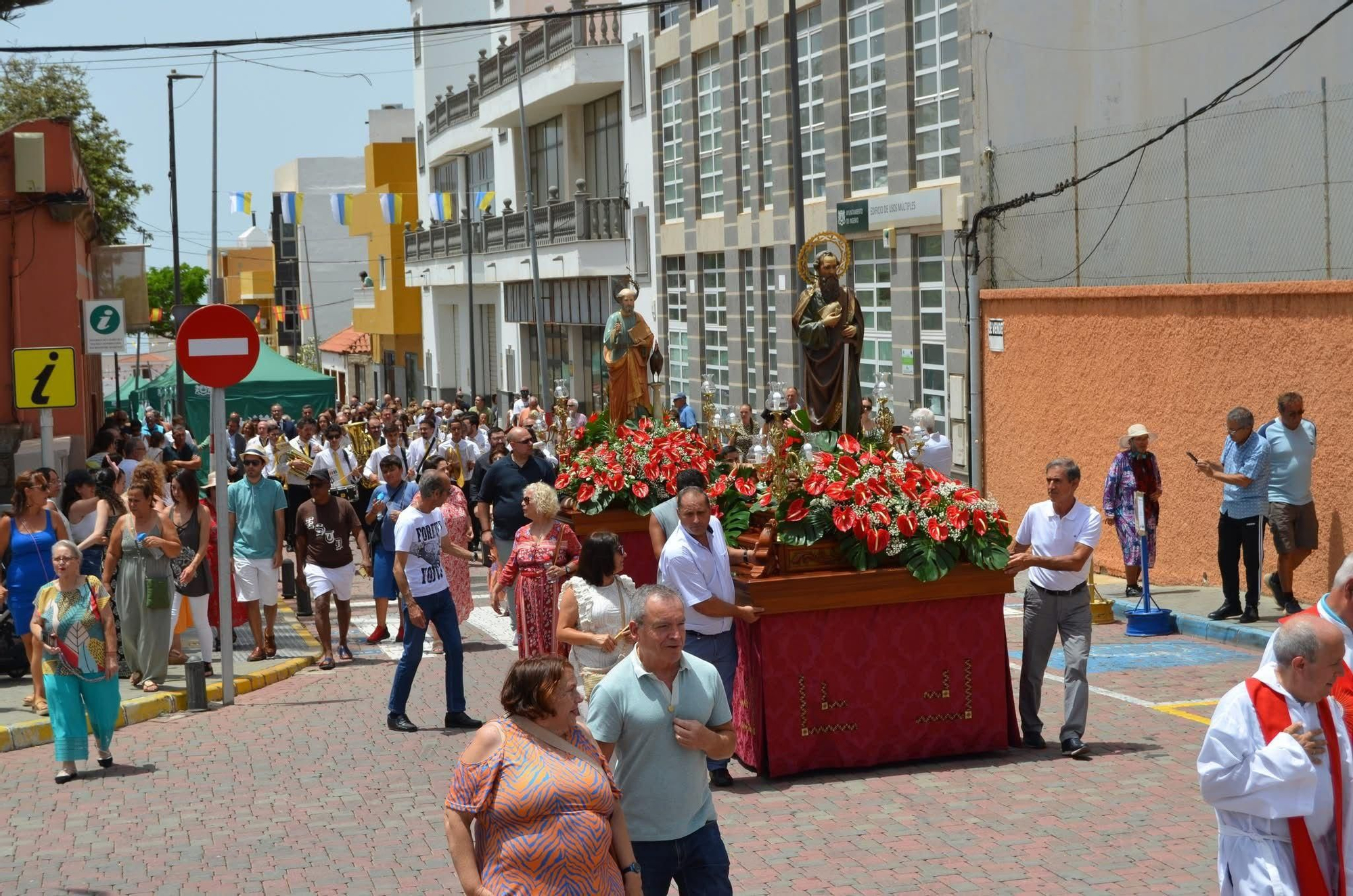 El calor cancela actos en las fiestas en honor a San Pedro y San Pablo de Ingenio
