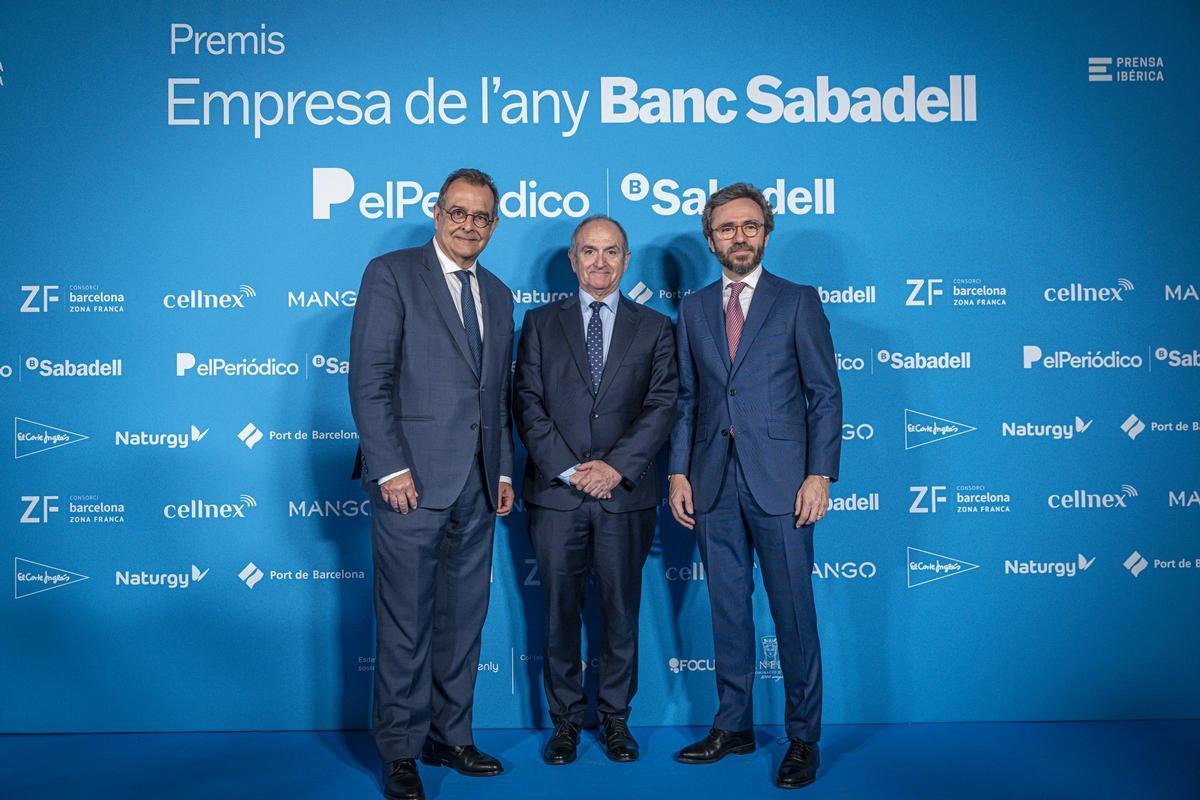 Albert Sáez, director de EL PERIÓDICO; Jesús Sánchez García, decano del Colegio de Abogados de Barcelona, y Aitor Moll, consejero delegado de Prensa Ibérica.