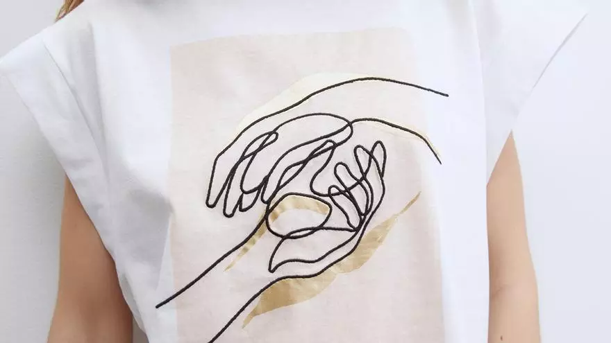 Sfera diseña en colaboración con ONCE una camiseta en favor de personas sordociegas