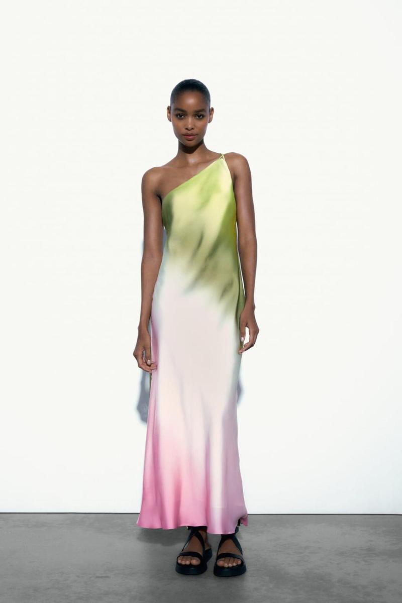 Vestido asimétrico ‘tie dye’ de Zara