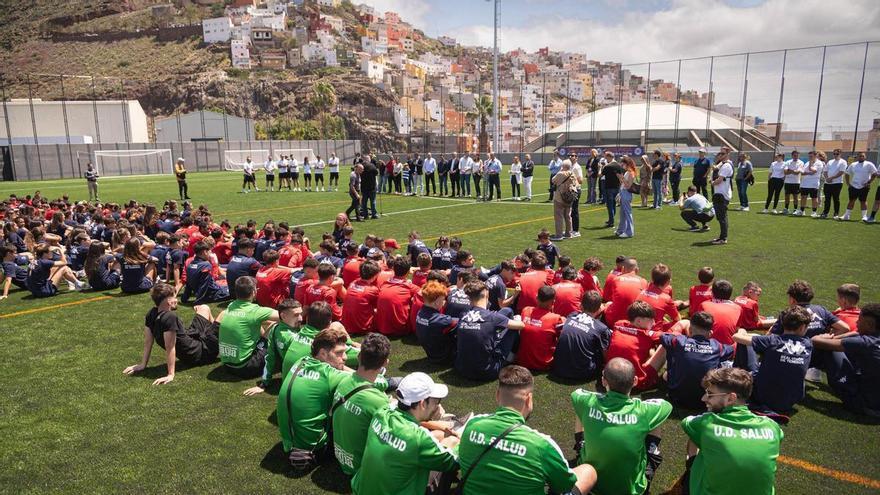 Cuatro campos de fútbol de Santa Cruz de Tenerife contarán con sombra y energía solar gracias a una inversión millonaria