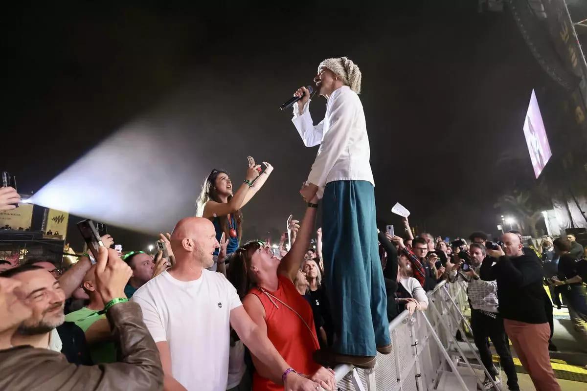 El líder de James, Tim Booth, anoche en el escenario Estrella de Levante del Warm Up
