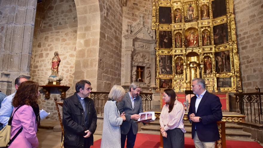 Un incendio y tres años de obras, en la iglesia de San Martín de Plasencia