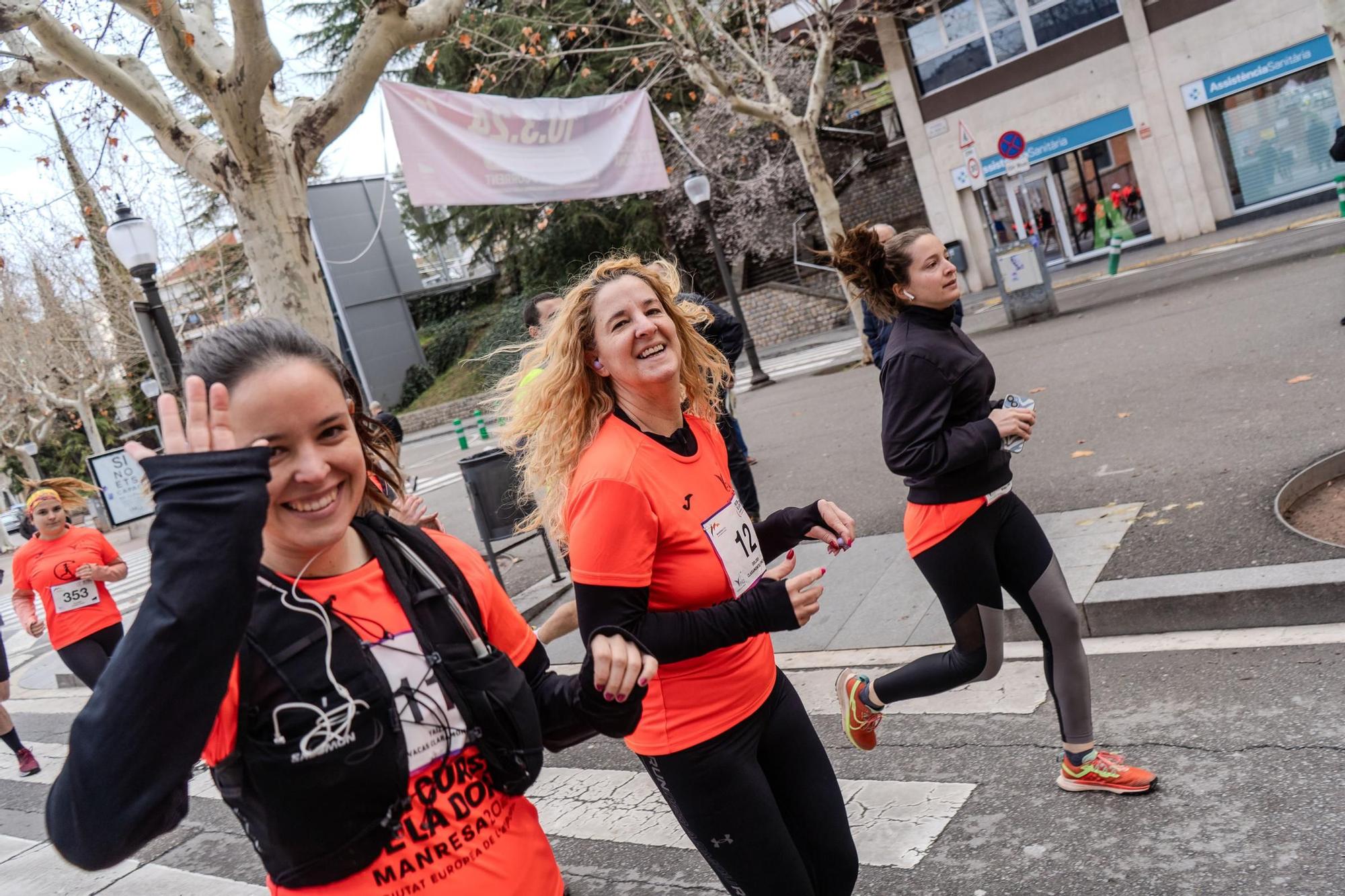 Busca't a les fotos de la Cursa de la Dona de Manresa 2024