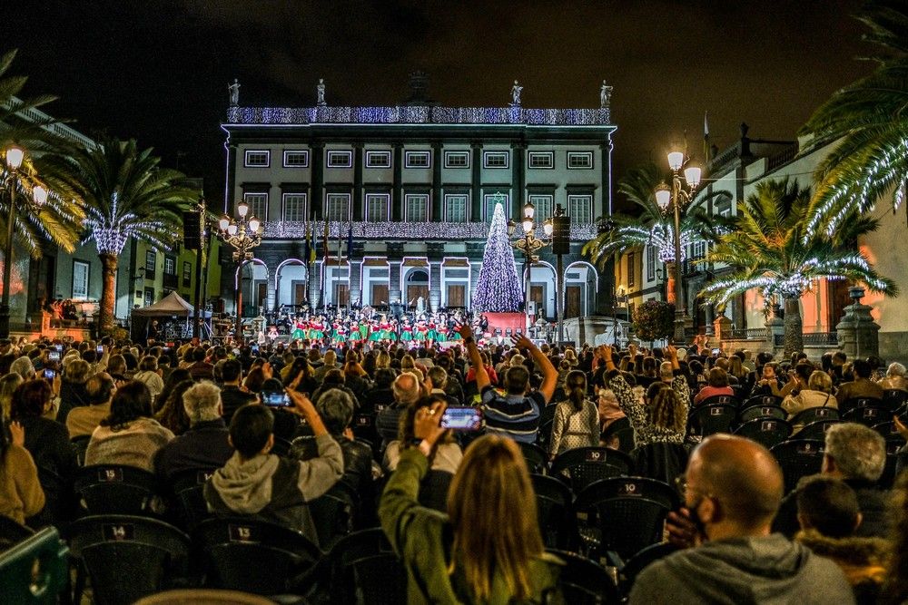 Encendido navideño en la Plaza de Santa Ana