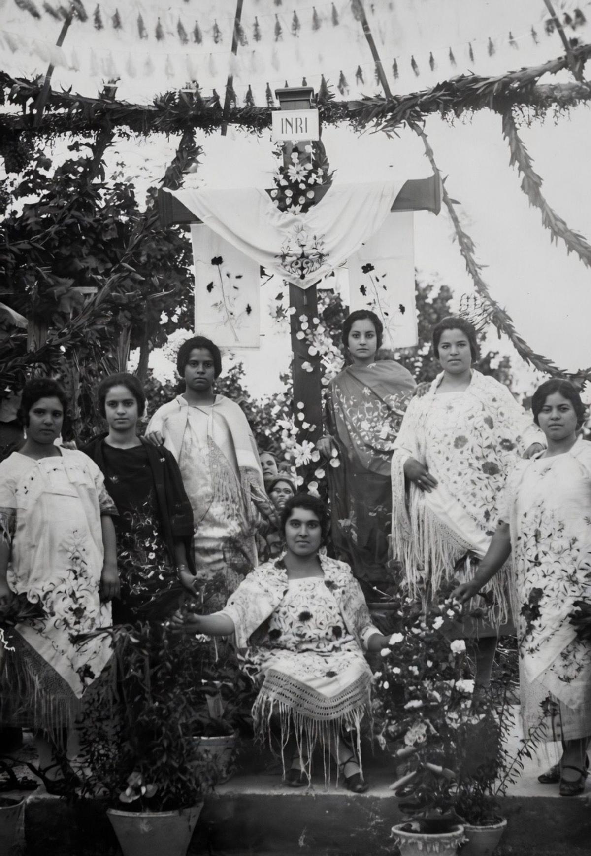 Vecinas del Barrio de la Cruz. 6 de mayo de 1923