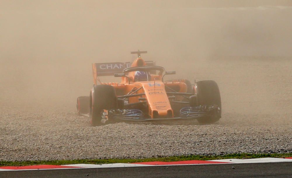 Fernando Alonso estrena el McLaren 2018 en Montmeló