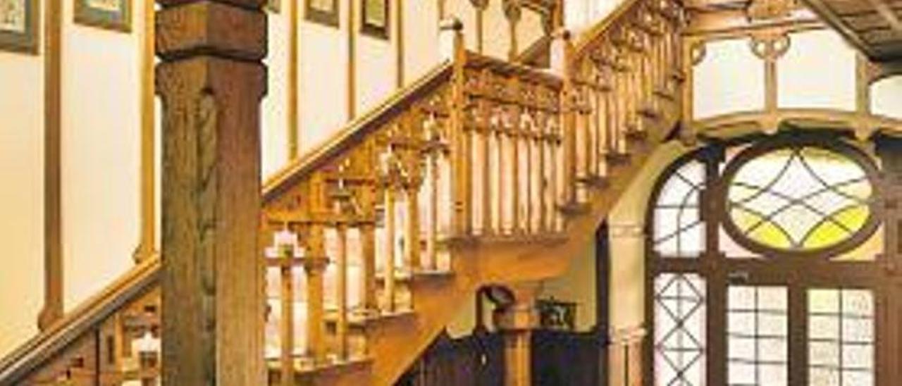 Escalera del palacio de los condes de la Vega de Sella, en Nueva (Llanes). | alejandro braña