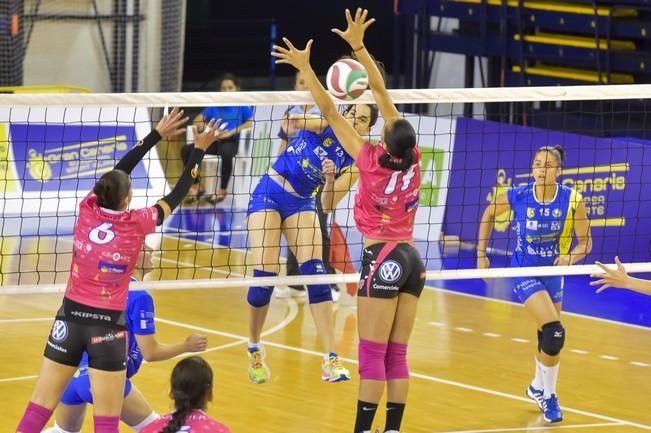 Partido de voleibol femenino entre IBSA y Haris