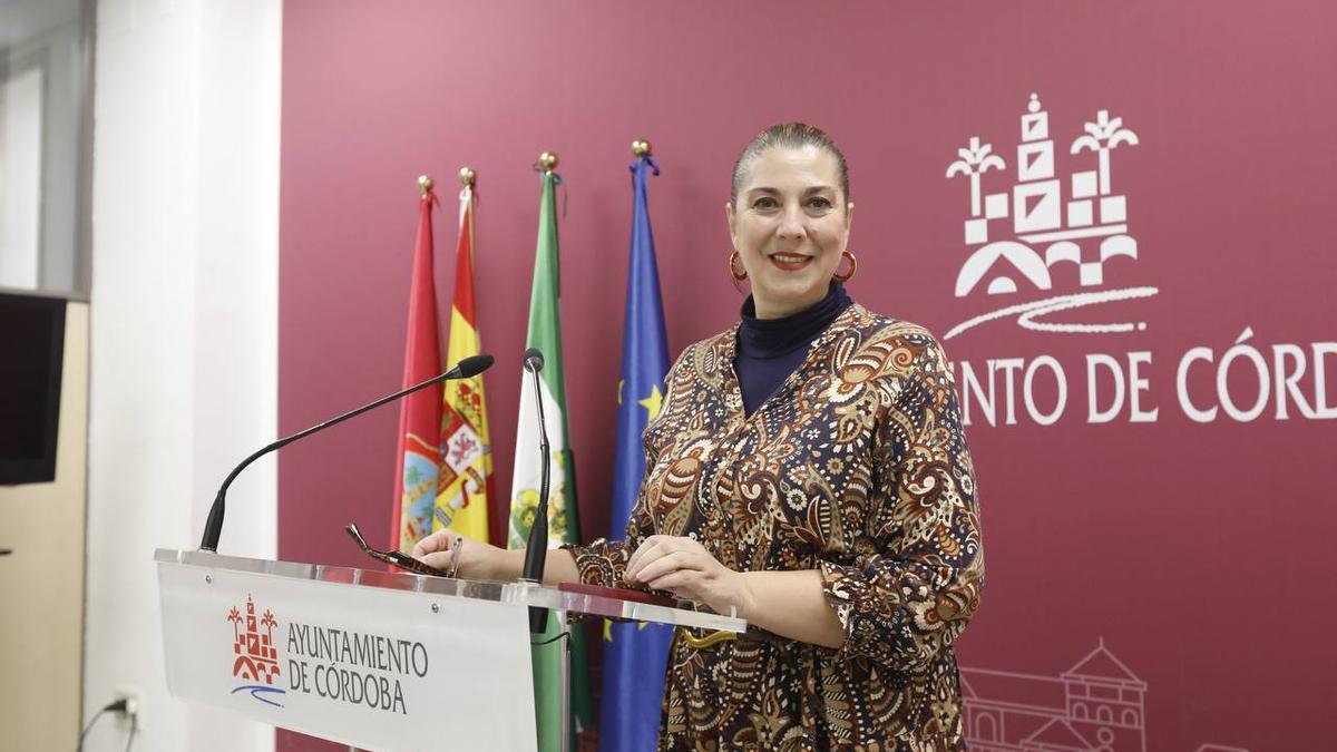 La concejala de Servicios Sociales, Eva Contador, este martes en rueda de prensa.