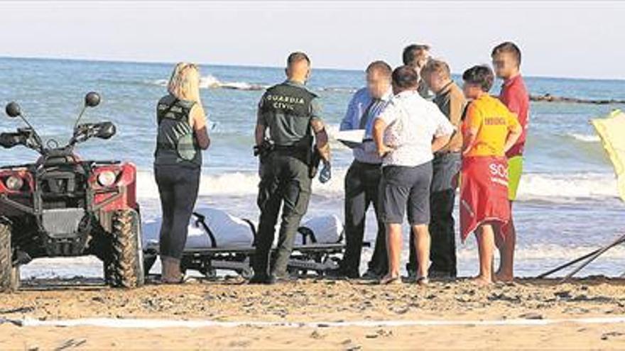 Un muerto en la playa de Burriana y otro en una piscina de Peñíscola