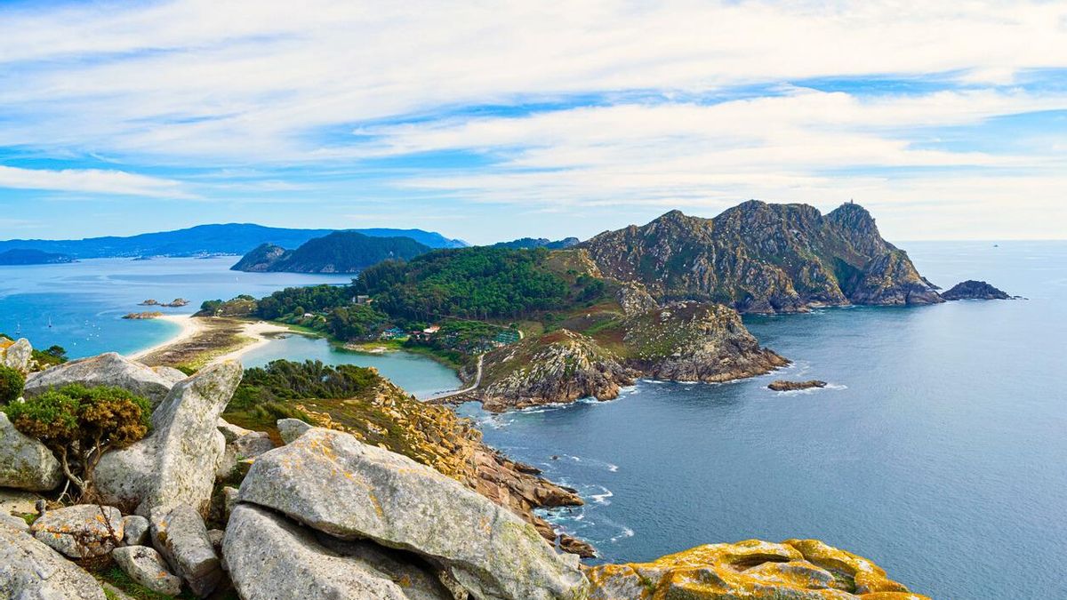Agua de un imponente turquesa y arena blanca como la harina: la única playa de España que está en el top mundial