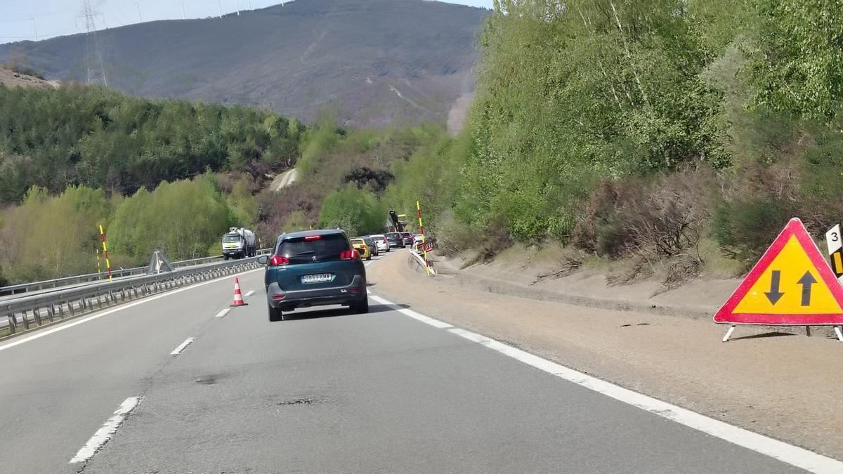 Retenciones en la A-52 por las obras de mejora del firme