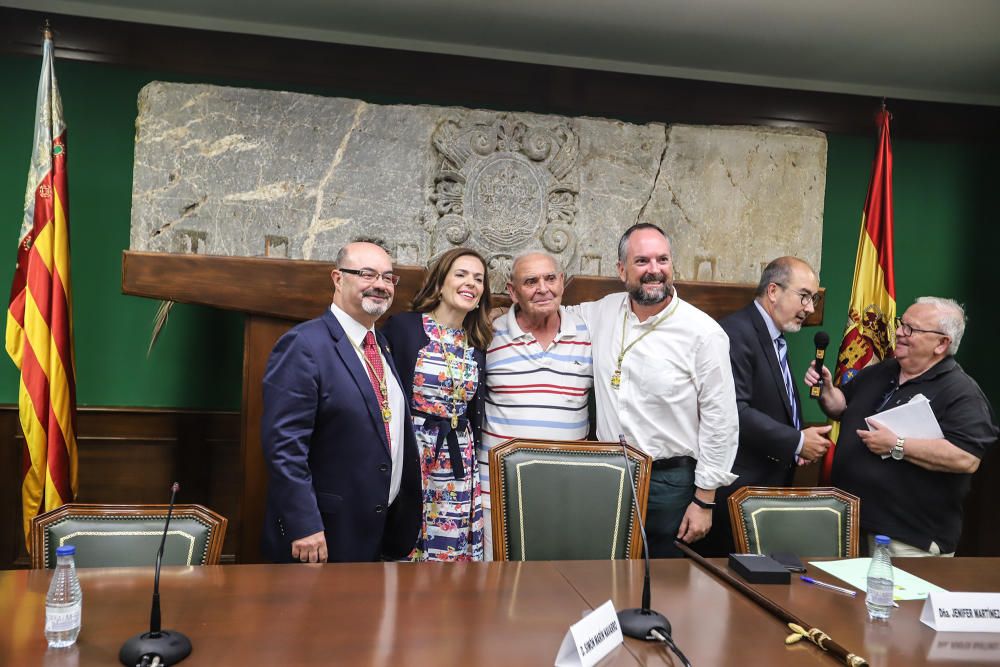 Miguel López (PSOE) asume la vara de mando dos años y Rosa García (Ciudadanos) otros dos