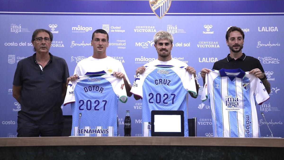Carlos Dotor, Juan Cruz y Fernando Calero, junto a Loren Juarros en sus presentaciones.