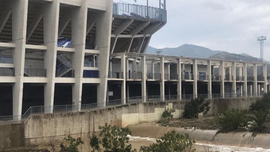 Así se encontraban ayer los aledaños del Estadio de La Rosaleda.