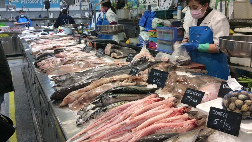 Más pescado en los mercados de A Coruña tras desconvocar la flota el paro por el alza del gasóleo