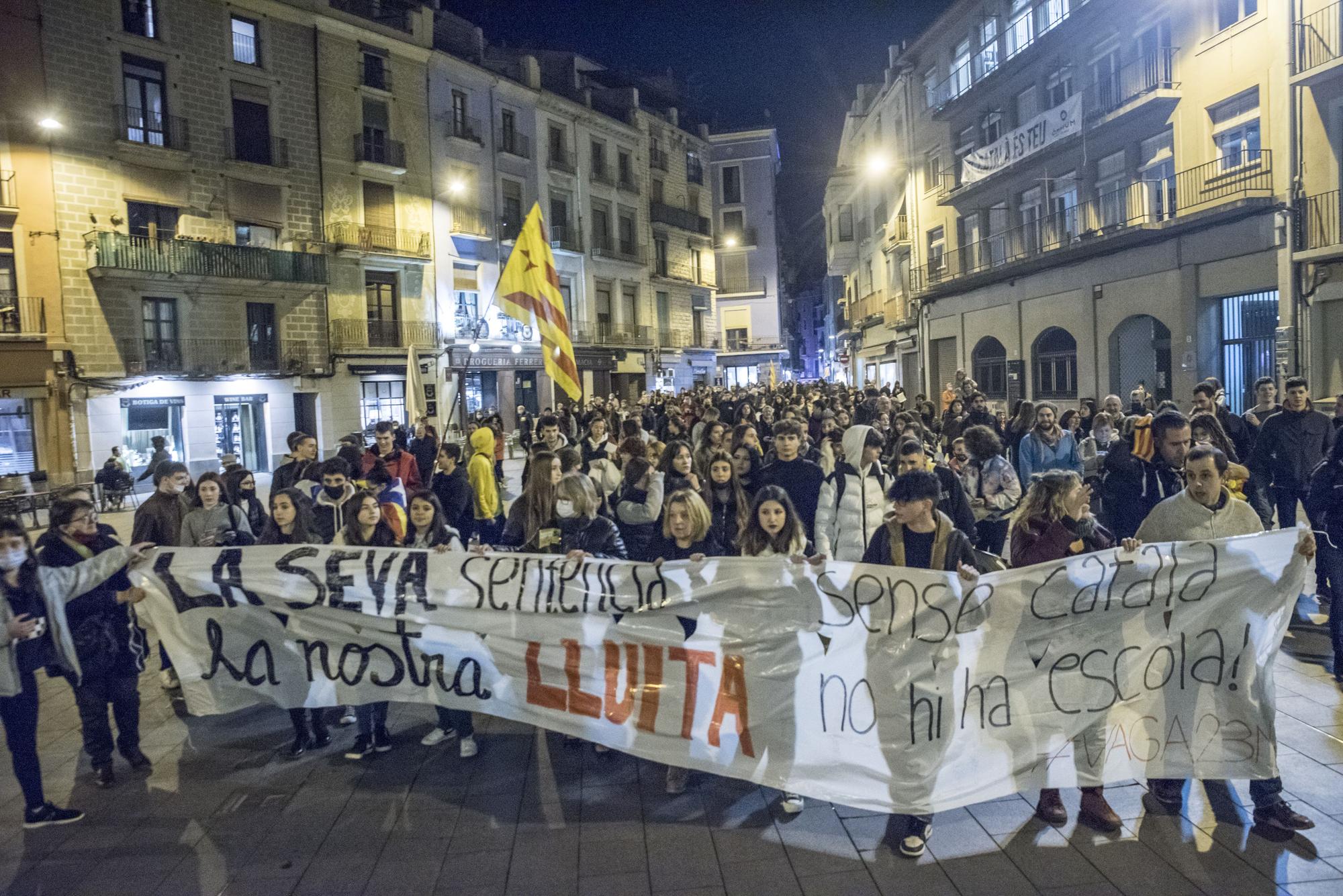 Manifestació a Manresa en defensa de l'escola en català