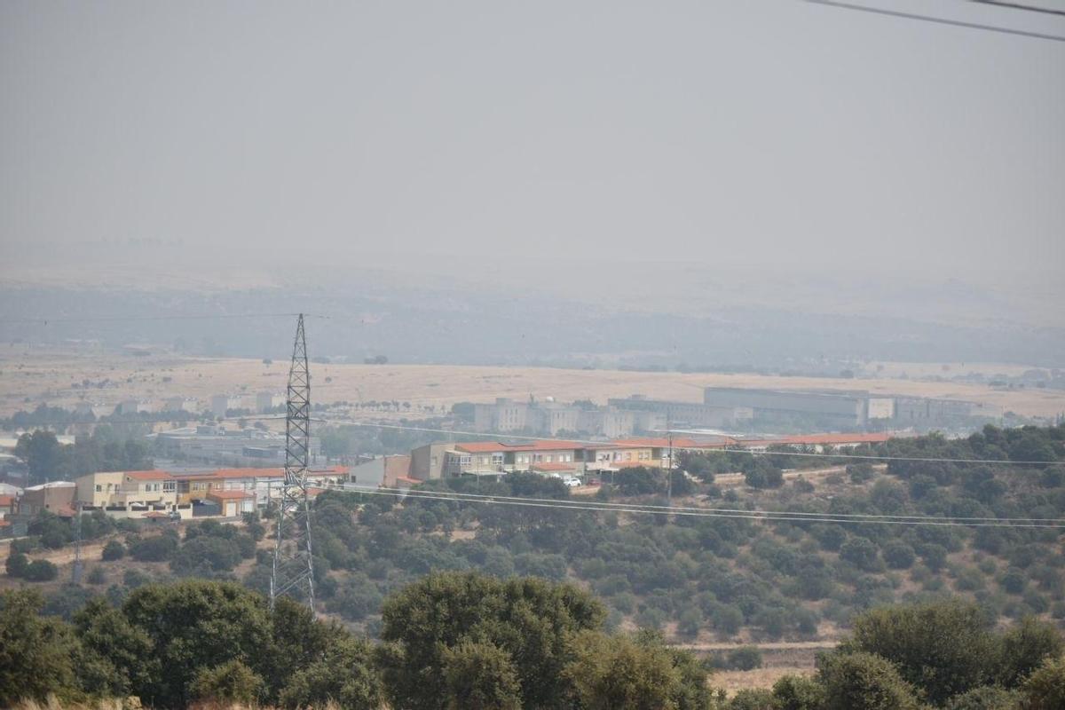 Galería | El humo de los incendios llega a Cáceres Galería | El humo de los incendios llega a Cáceres