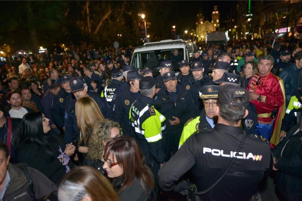 Trifulca por las sillas del Entierro de la Sardina