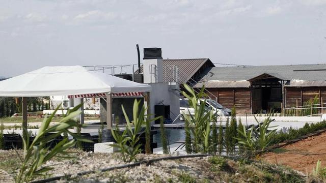 Así es la casa de Nacho Vidal donde se practicó el rito chamánico.