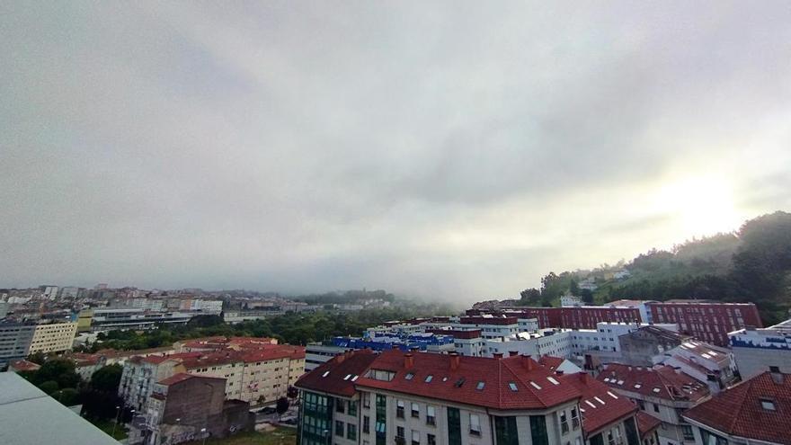 El tiempo en Santiago de Compostela: nubes y claros, algún chubasco y temperaturas suaves
