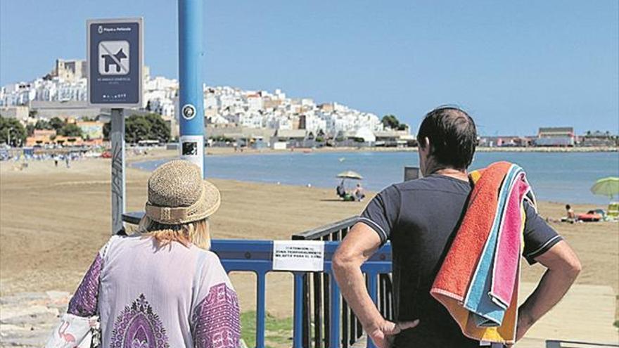 Peñíscola cierra la playa Sur por contaminación de fecales