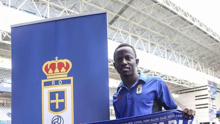 Yeboah, en su presentación con el Oviedo.