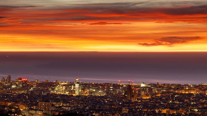 Las mejores fotos del cielo de Barcelona en noviembre del 2023