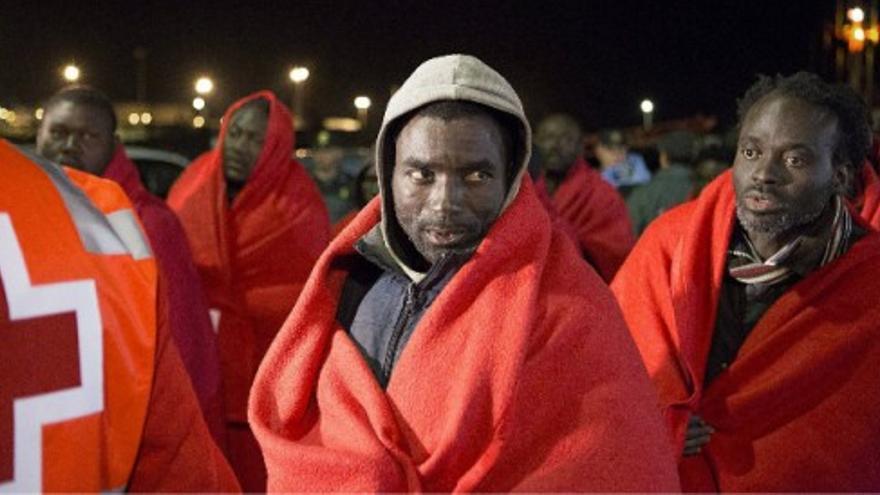 Rescatados 44 subsaharianos en un patera a la deriva en el mar de Alborán