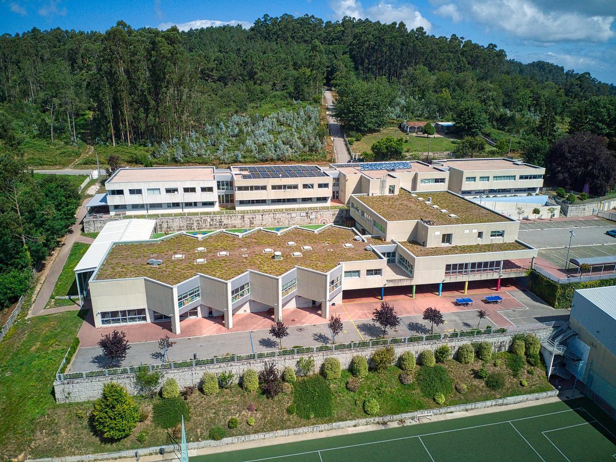 O Castro British International School.