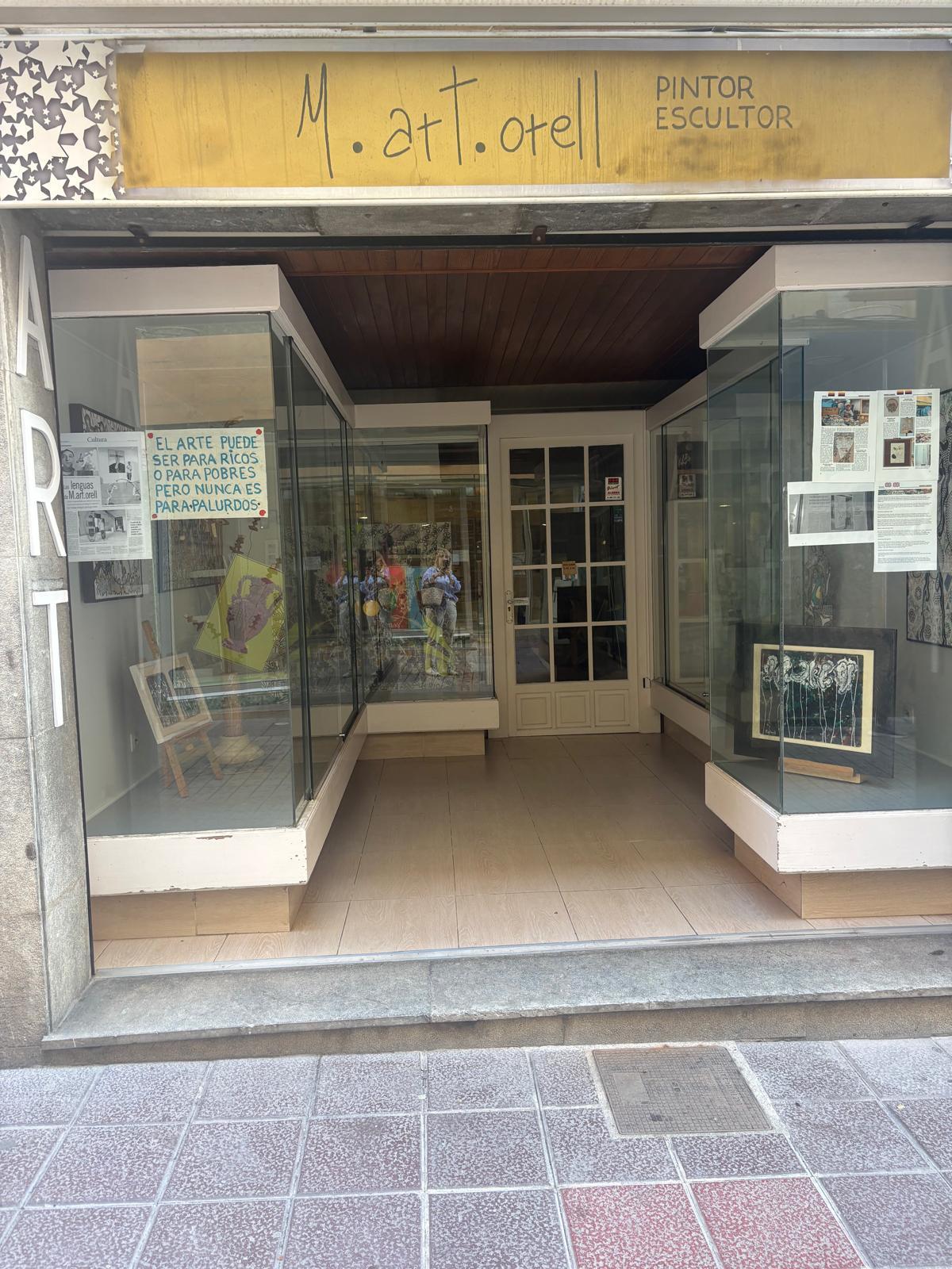 Exterior del local, ya sin el polémico cartel