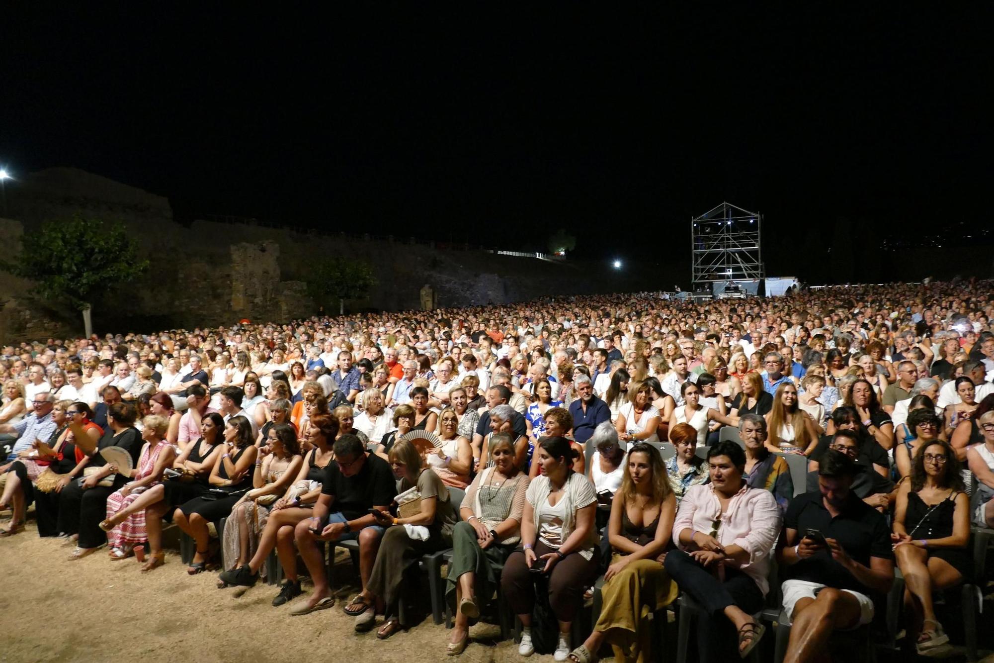 Roses es rendeix davant Rosario Flores a Sons del Món