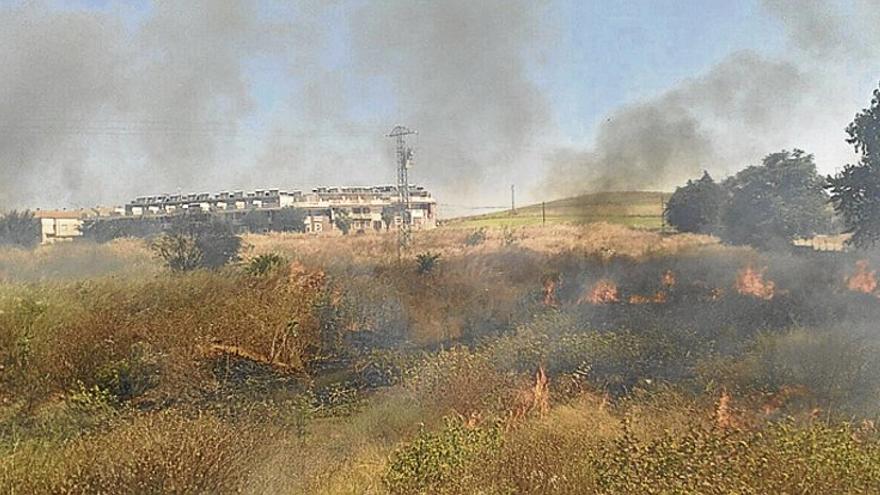 Los bomberos sofocan numerosos incendios