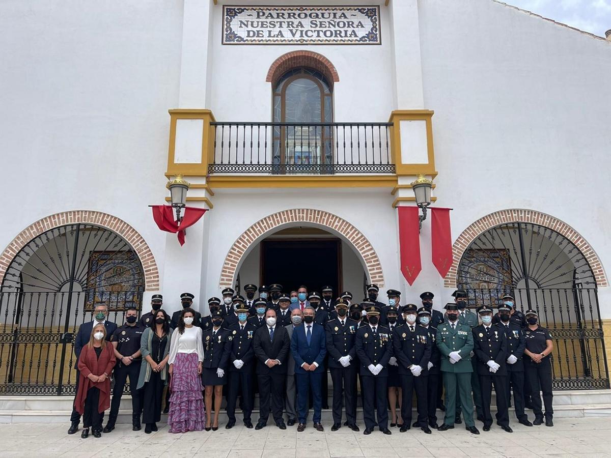 Foto de familia del Día del patrón de la Policía Local.