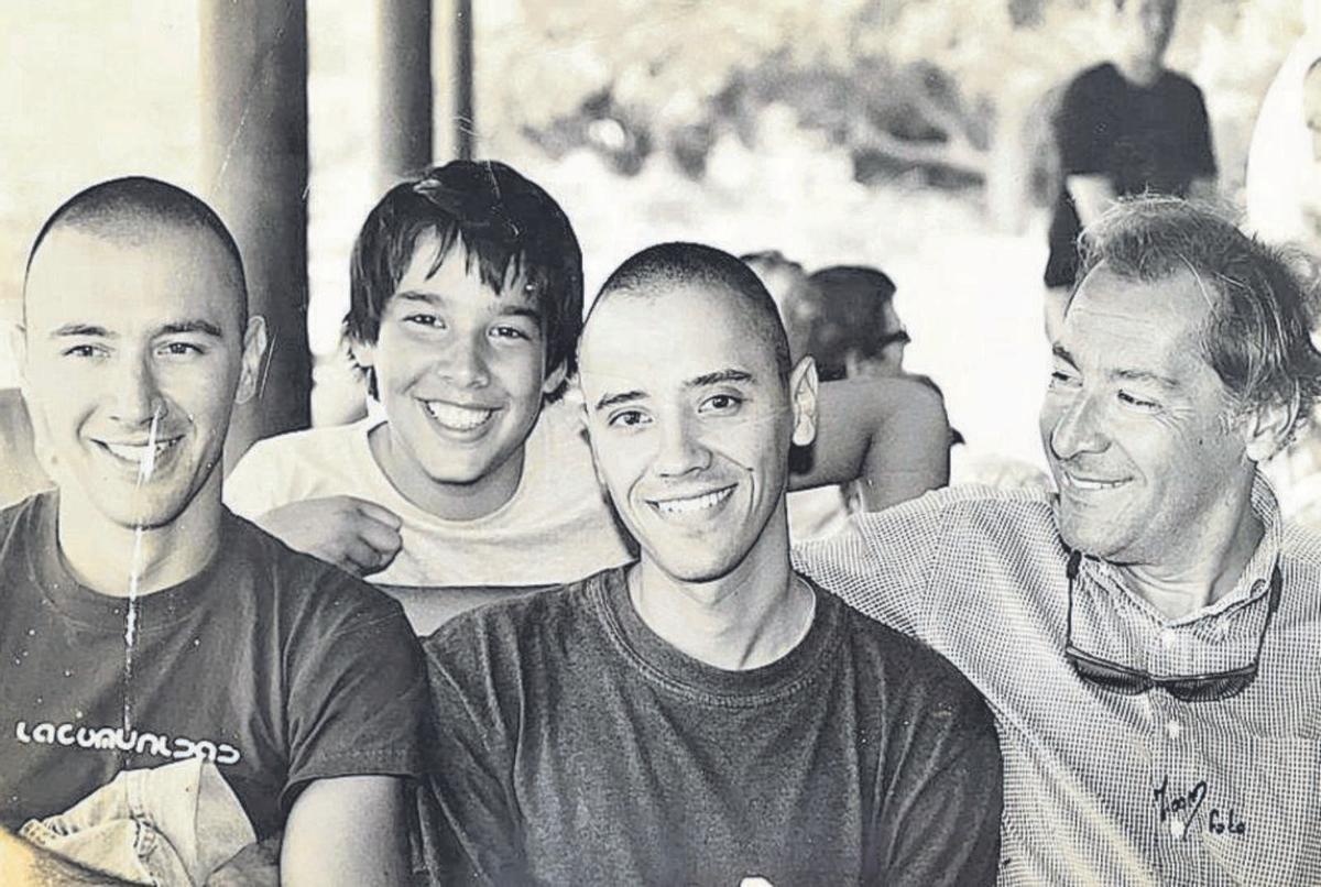 Julio Lanzoni con sus hijos Pepo, Oliver y Dani. | 